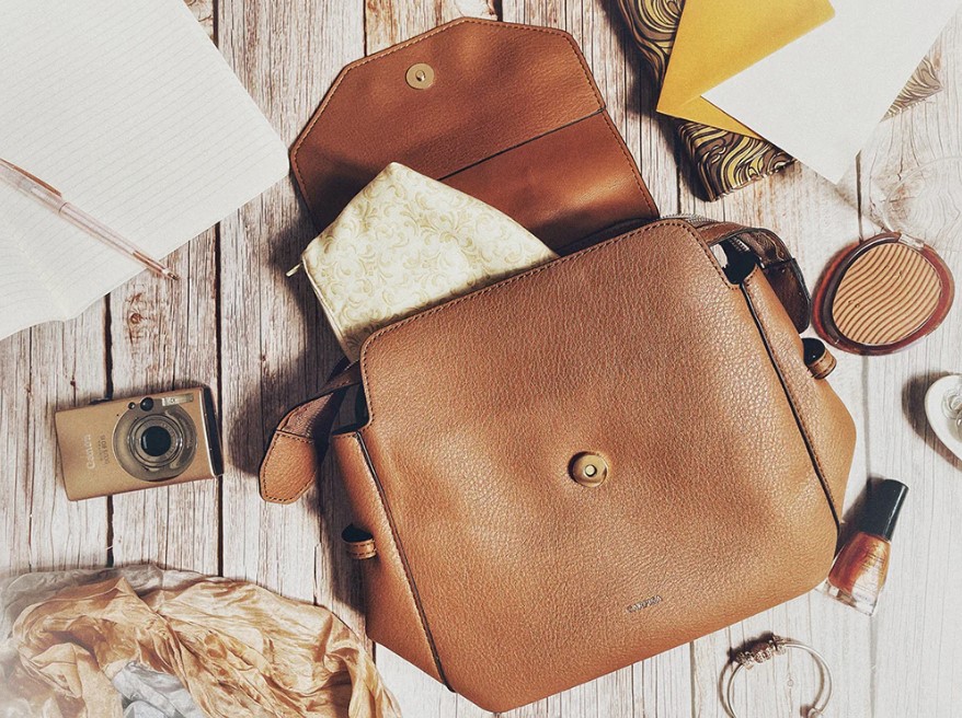 Leather vs. Non-Leather Handbags: Understanding the Key Differences